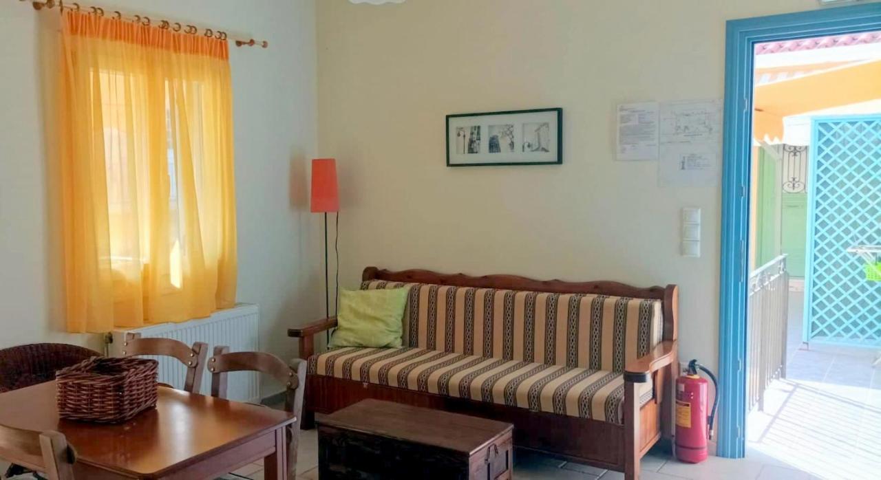 Lourantos Bayside Apartments Vathy  Exterior foto